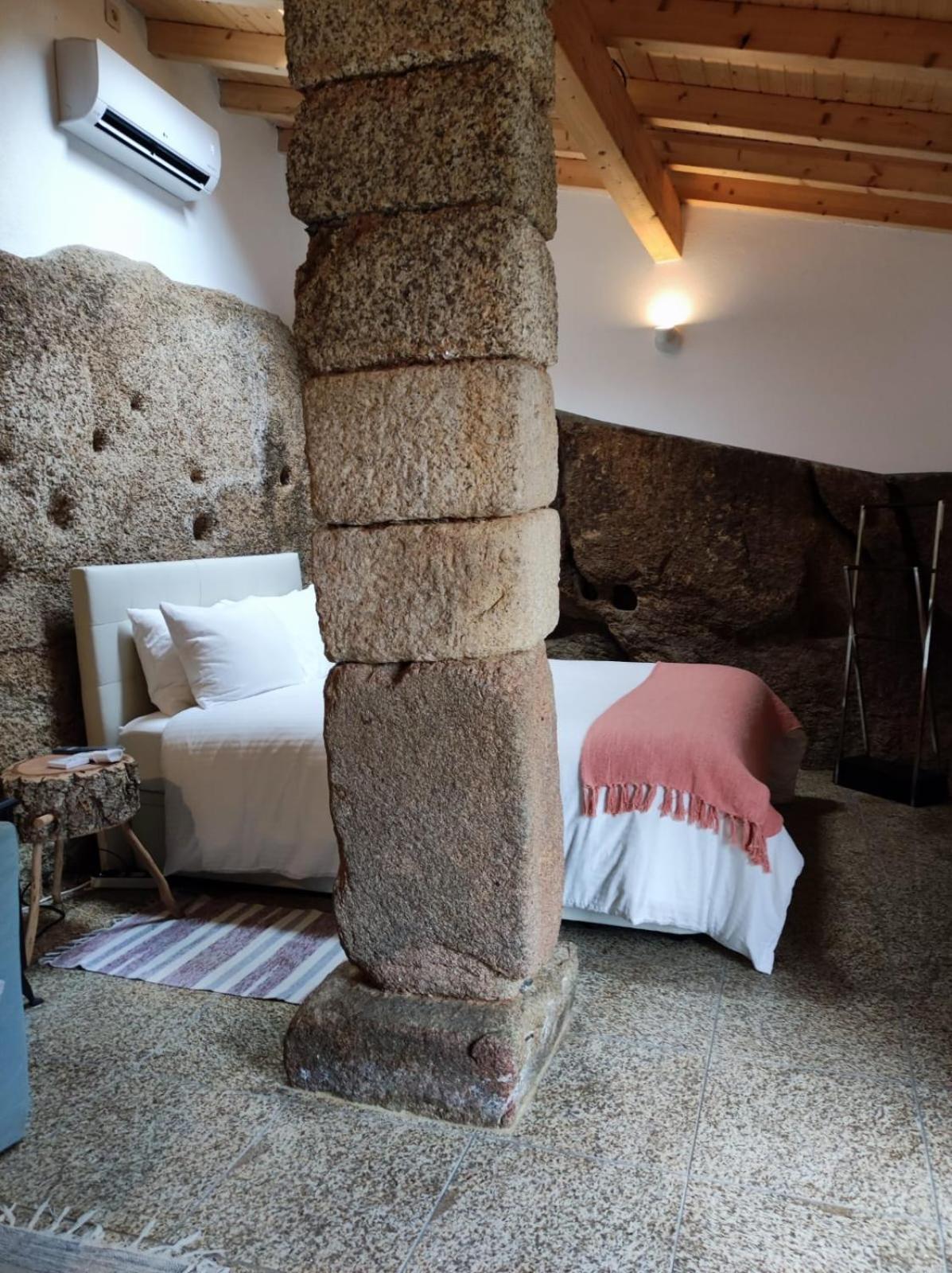 Casa Do Meio Em Quinta De Sao Pedro De Vir-A-Corca Монсанту Экстерьер фото